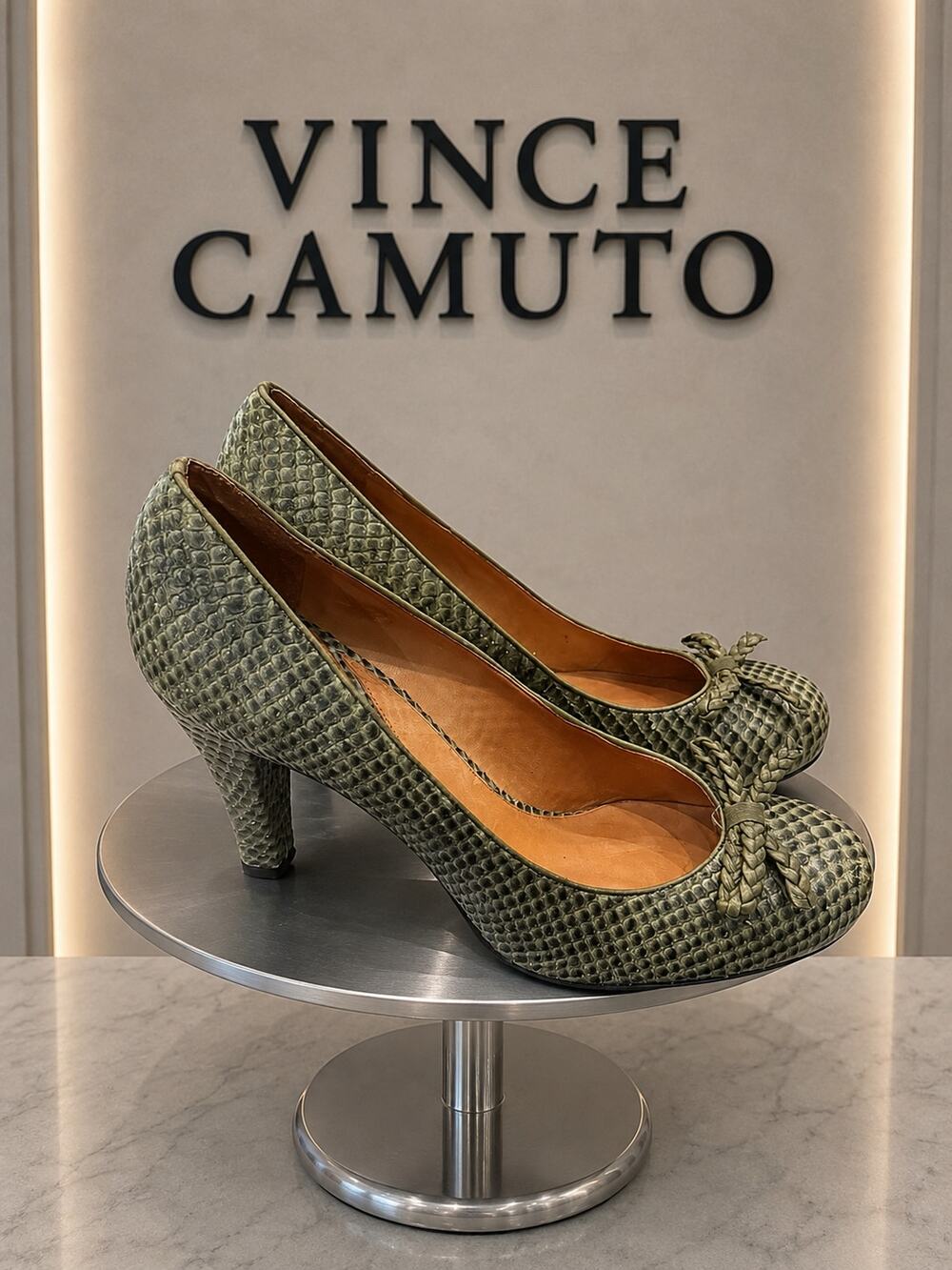 Vintage Vince Camuto Green Snake Print Leather Braided Bow Pumps 7.5B 37.5